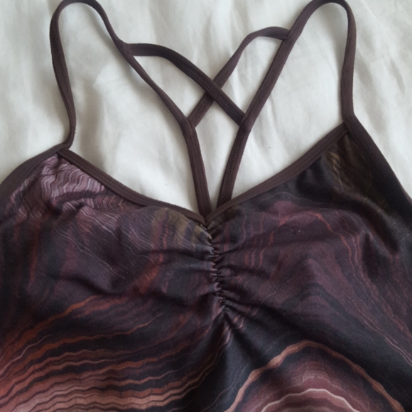 3 Tank Tops for Sale - Picture 4 of 7